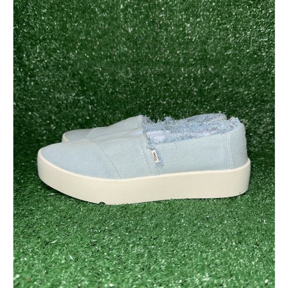 Toms‎ Verona Slip On Denim Blue Distressed Shoes Walking Sneakers Women’s Size 9 - Picture 4 of 9